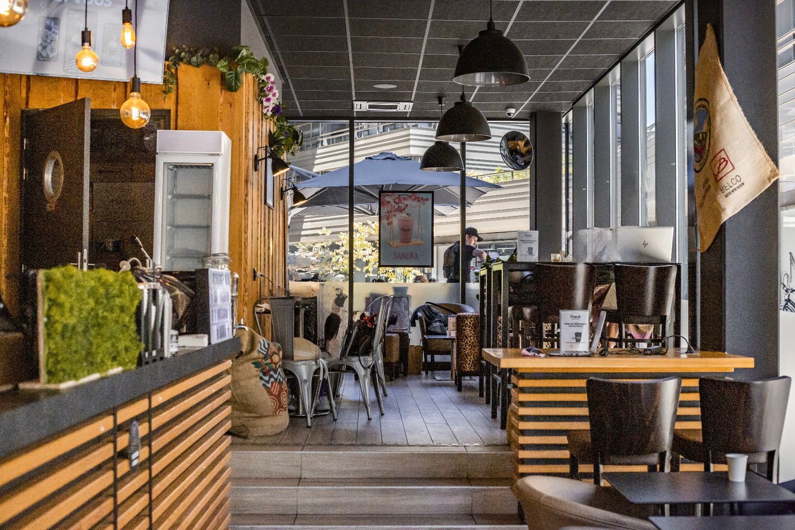"Cafe mori" coffee shop
